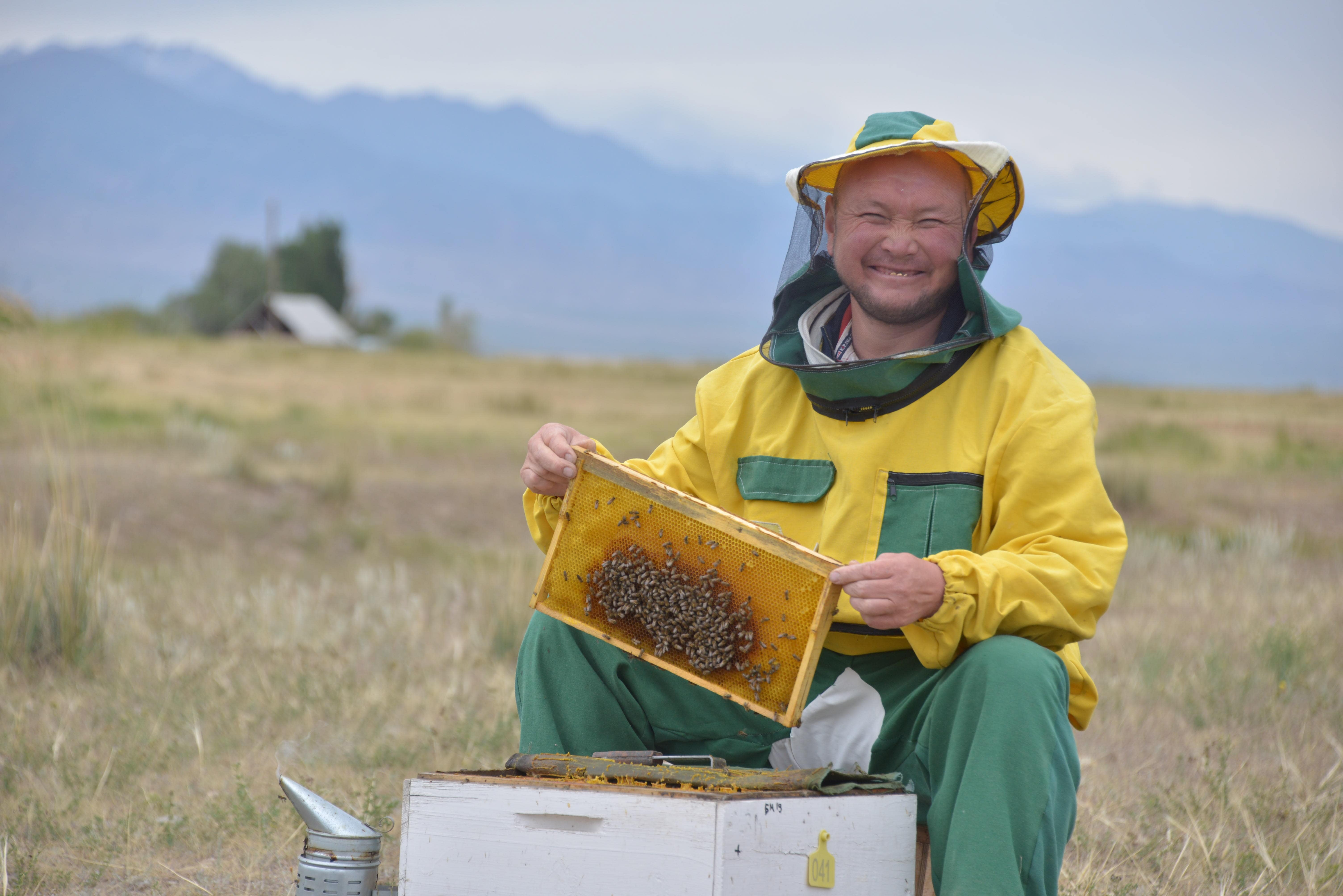 キルギス養蜂家の写真